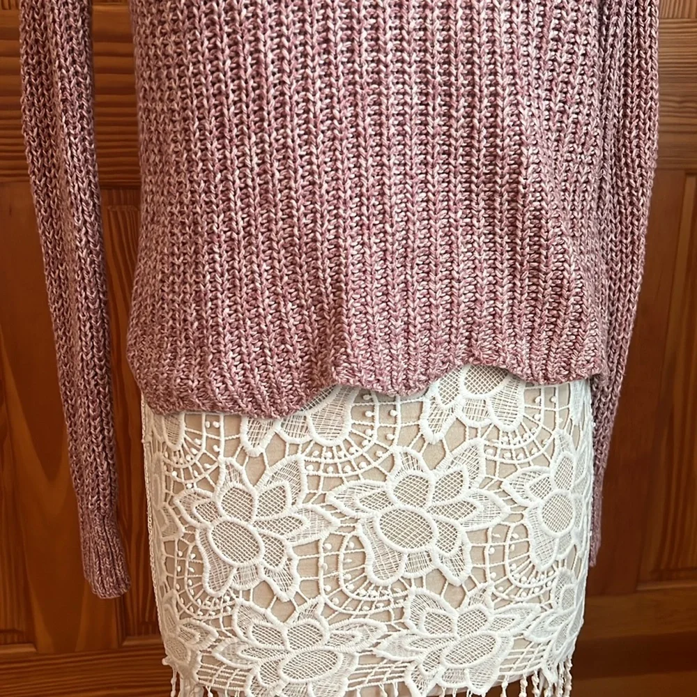 American Eagle Dusty Rose Knit Sweater with Scalloped Hem - Picture 2 of 4